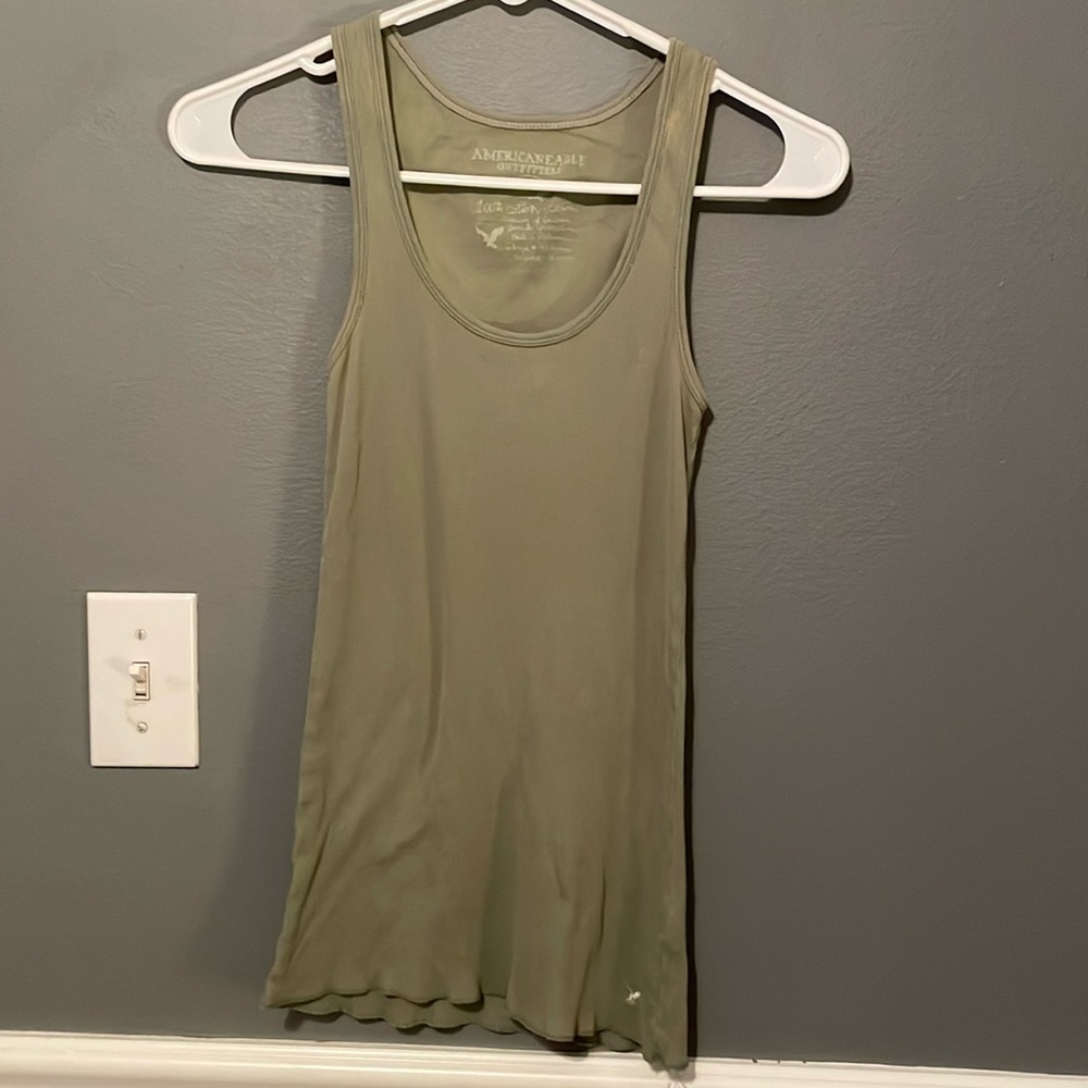 S olive green American Eagle tank